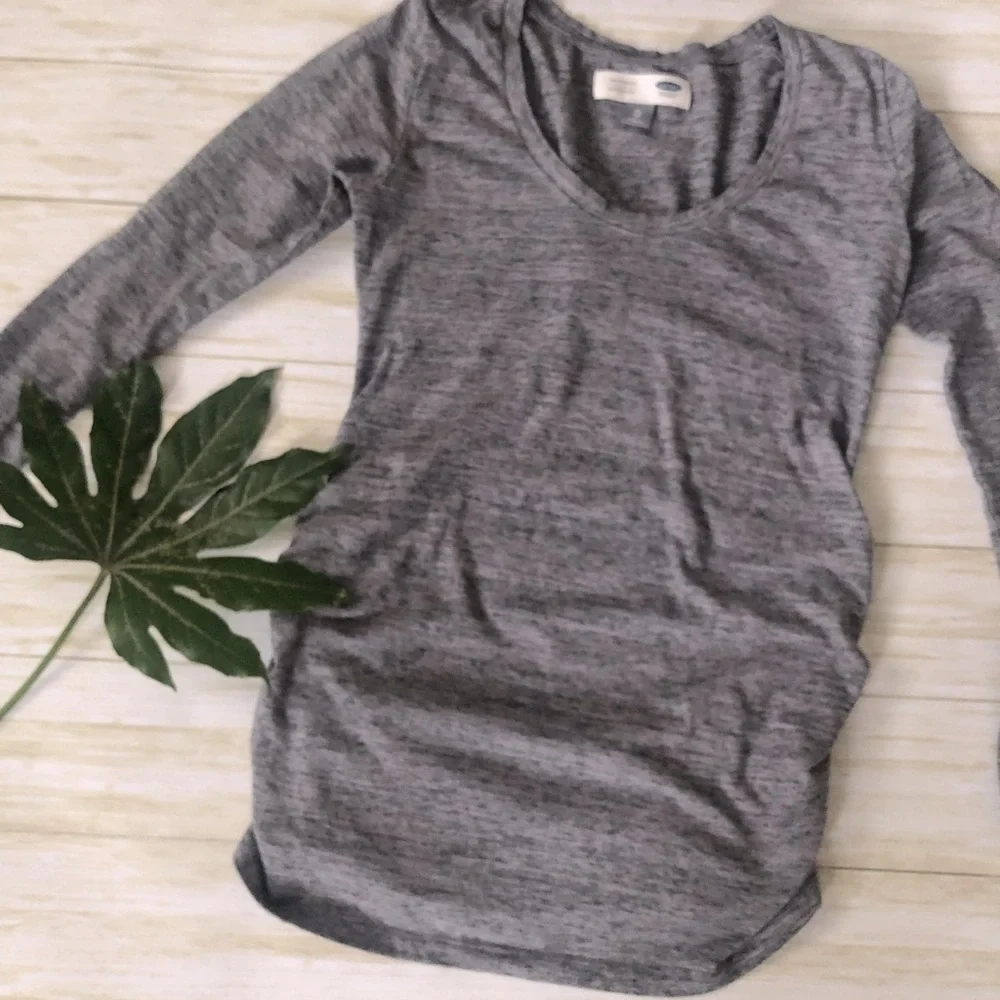 Old navy maternity size xs gray long sleeve shirt top. - Picture 1 of 2